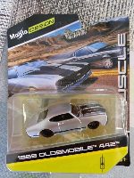 Maisto Design 1969 Oldsmobile 442